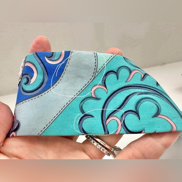 ❤️SOLD❤️ Auth HERMES Blue Abstract Twilly Silk Ribbon 34” x 2” - Picture 6 of 16